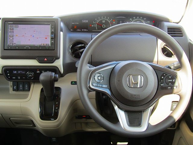 Honda N BOX 2019-06 8336-7