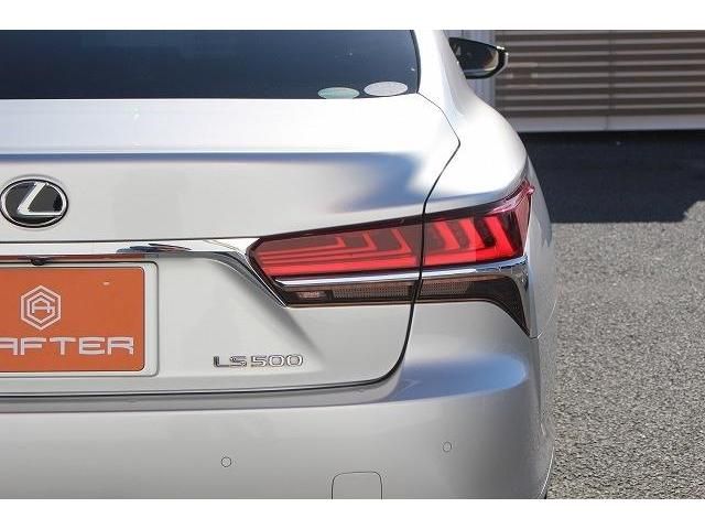 Lexus LS 2018-05 193127-11
