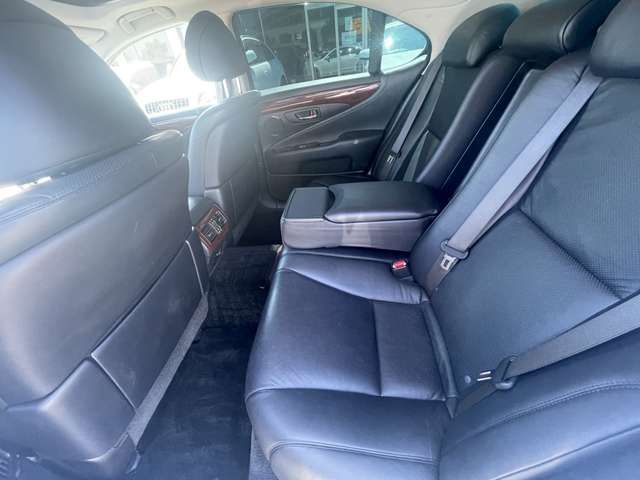 Lexus LS 2007-01 8476-15