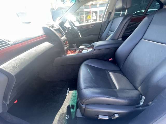 Lexus LS 2007-01 8476-14