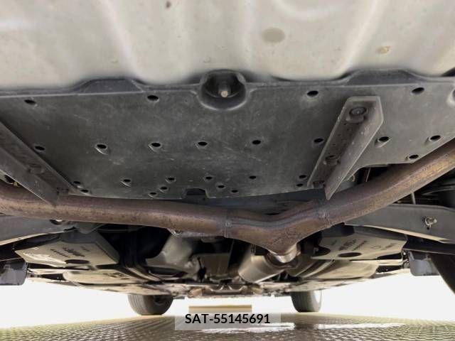 Toyota MARK X 2012-04 251276-19