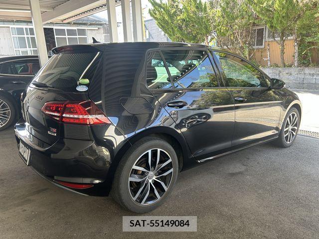 VolksWagen GOLF 2017-04 242417-4
