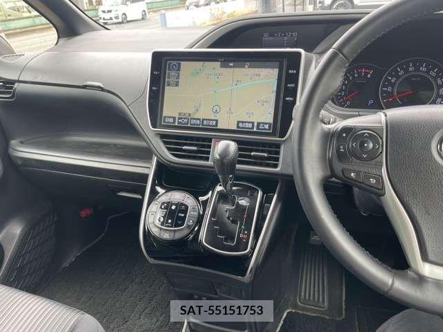 Toyota VOXY 2018-06 370348-8
