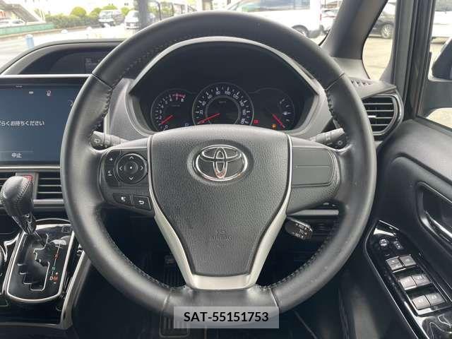 Toyota VOXY 2018-06 370348-12