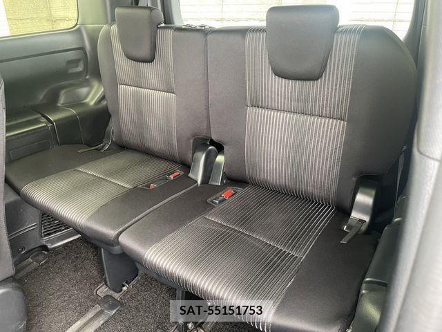 Toyota VOXY 2018-06 370348-19