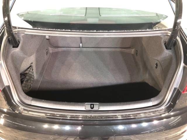 Audi A3 SEDAN 2017-02 184916-12
