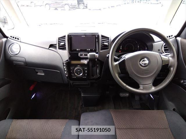 Nissan ROOX 2011-10 213671-1