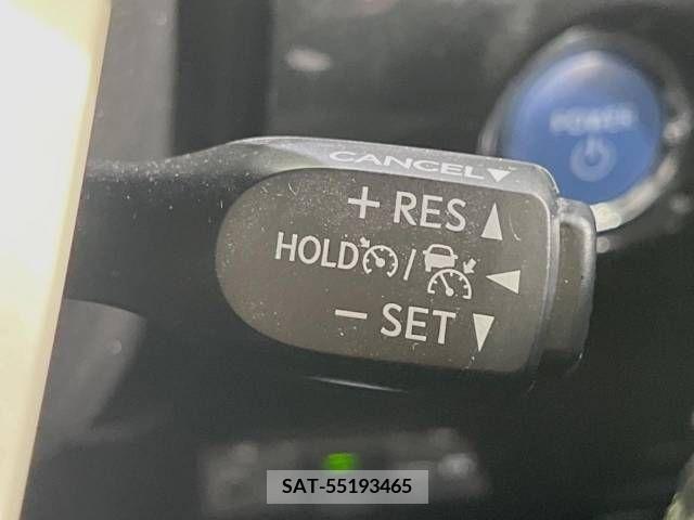 Toyota PRIUS 2018-08 378604-4