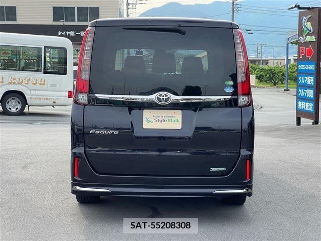 Toyota ESQUIRE 2017-06 268930-5