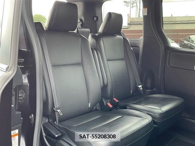 Toyota ESQUIRE 2017-06 268930-11