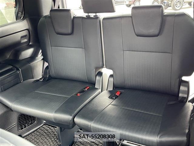 Toyota ESQUIRE 2017-06 268930-14