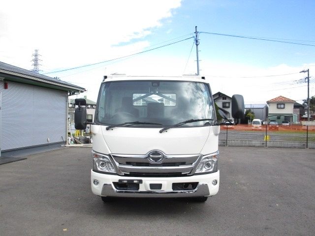Hino DUTRO 2020-10 181682-1