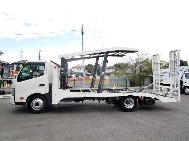 Hino DUTRO 2020-10 181682-3