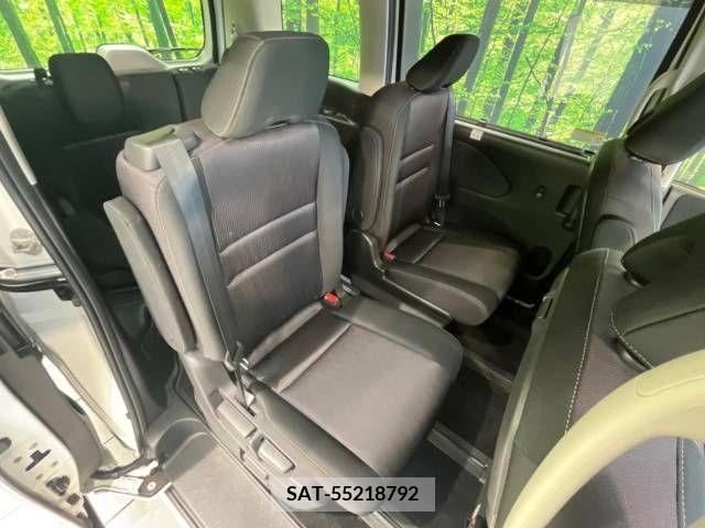 Nissan SERENA 2018-12 324983-9