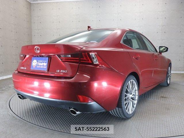 Lexus IS 2013-05 275767-1
