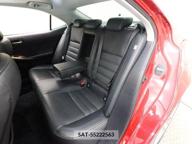 Lexus IS 2013-05 275767-6