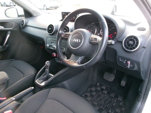 Audi A1 2014-09 188425-1