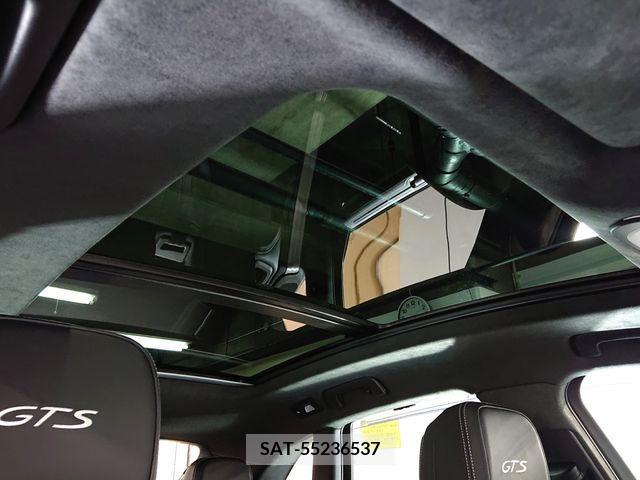 Porsche MACAN 2023-05 366244-24