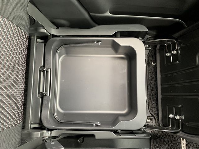 Suzuki SPACIA 2017-05 187833-28