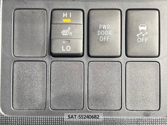 Toyota SPADE 2013-09 313688-5