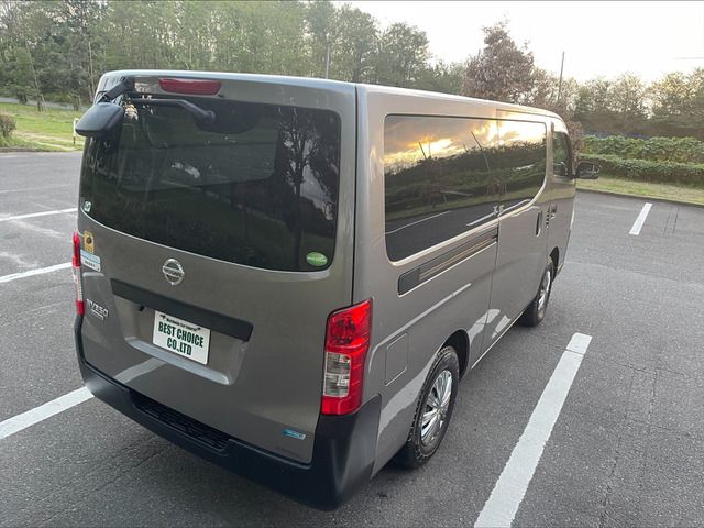 Nissan NV350 Caravan 2013-09 12311-13