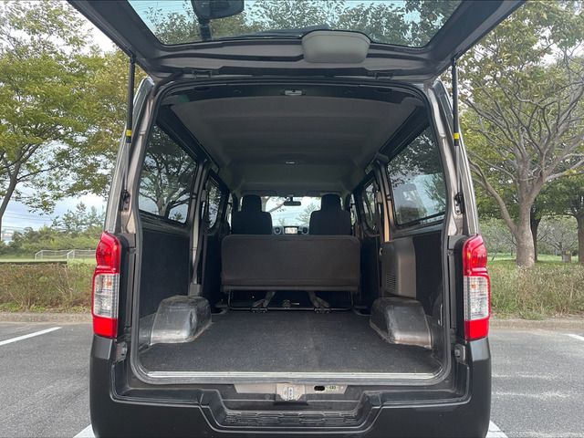 Nissan NV350 Caravan 2013-09 12311-7