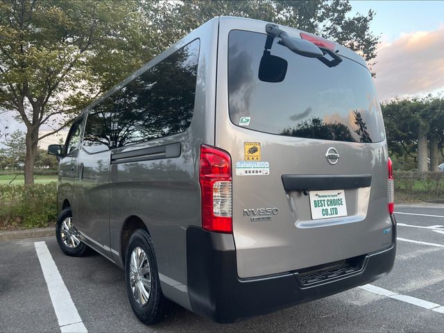 Nissan NV350 Caravan 2013-09 12311-1