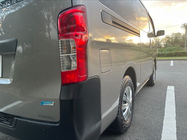 Nissan NV350 Caravan 2013-09 12311-17