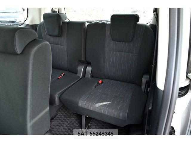 Toyota NOAH 2013-06 215297-14