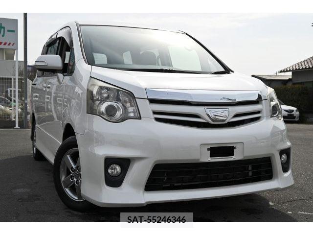 Toyota NOAH 2013-06 215297-0