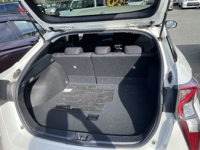 Toyota PRIUS 2017-09 18670-7