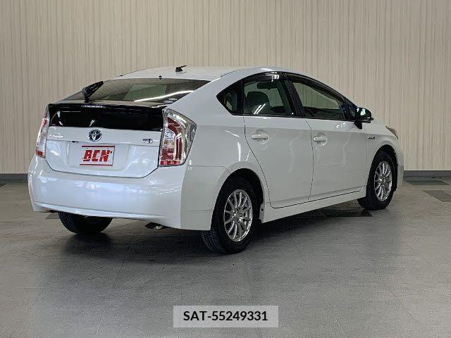Toyota PRIUS 2015-03 232708-2