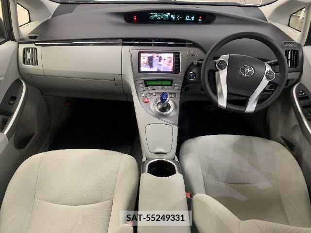 Toyota PRIUS 2015-03 232708-1