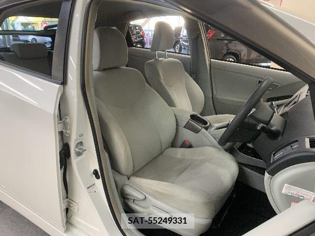 Toyota PRIUS 2015-03 232708-3