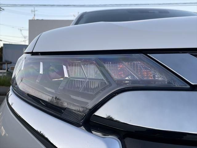 Mitsubishi OUTLANDER PHEV 2018-11 19145-9