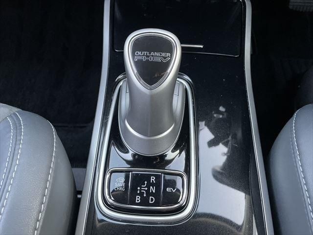 Mitsubishi OUTLANDER PHEV 2018-11 19145-22