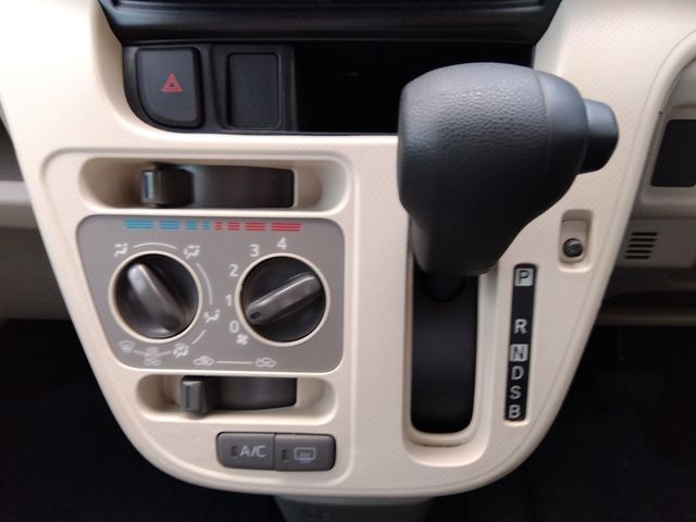 Daihatsu MOVE 2017-09 18713-11