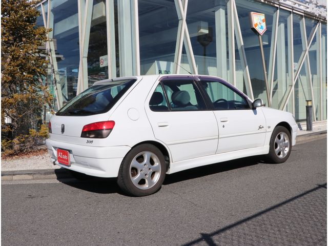 Peugeot 306 2001-07 946-2