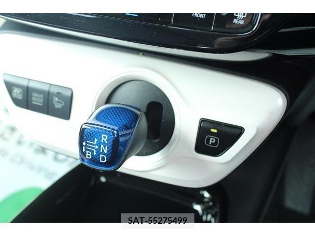 Toyota PRIUS 2017-11 366402-18