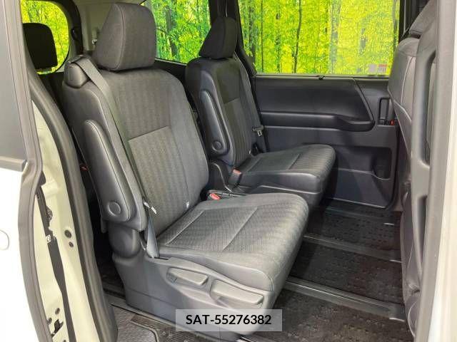 Toyota NOAH HYBRID 2022-10 365189-9