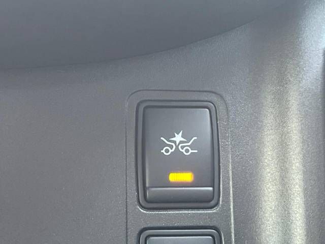 Nissan SERENA 2018-11 11256-4