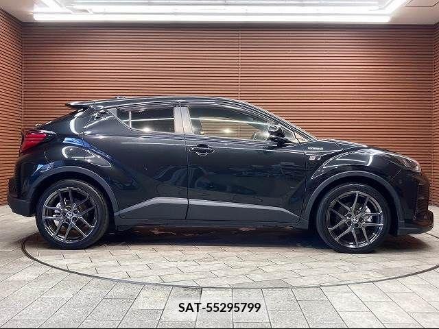 Toyota C-HR 2019-11 216018-14