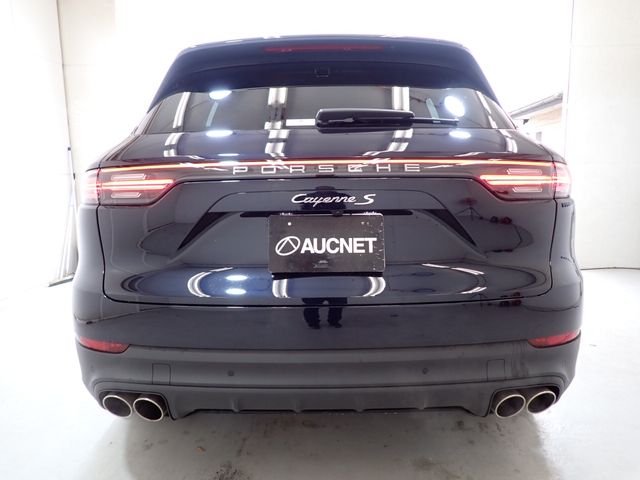 Porsche CAYENNE 2021-04 27923-3