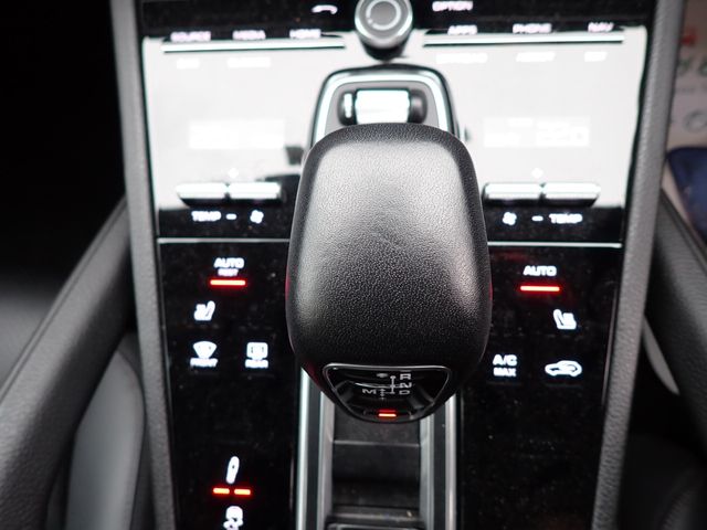Porsche CAYENNE 2021-04 27923-22
