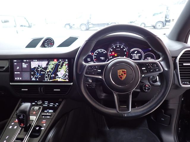 Porsche CAYENNE 2021-04 27923-15