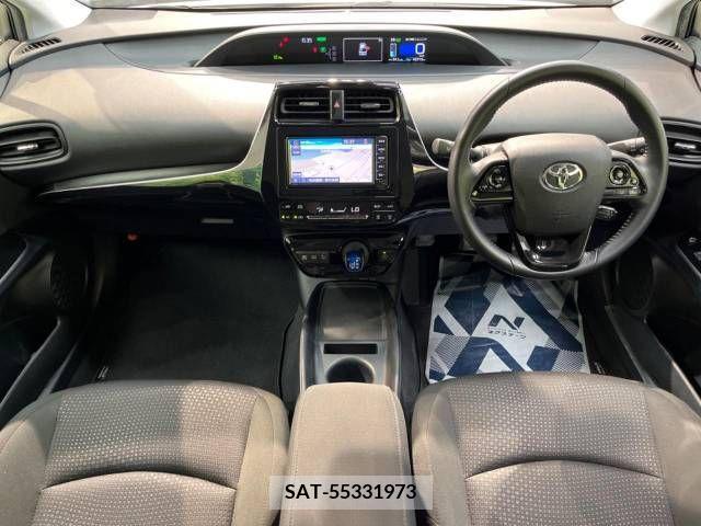 Toyota PRIUS 2019-06 366325-1
