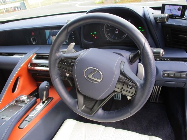 Lexus LC 2018-02 182320-17