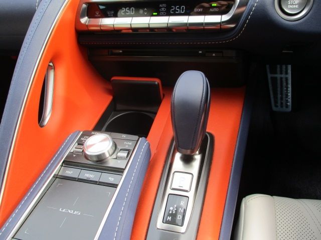 Lexus LC 2018-02 182320-20