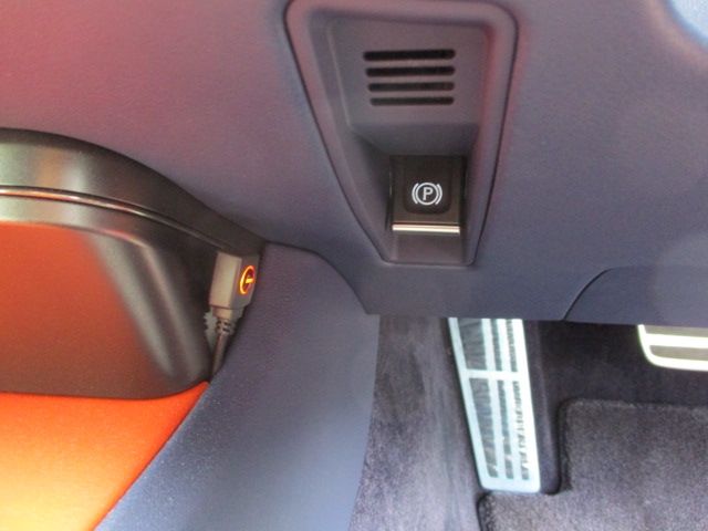 Lexus LC 2018-02 182320-22