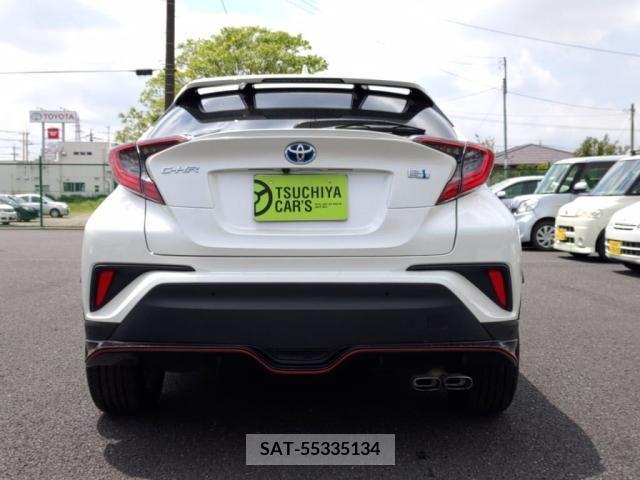 Toyota C-HR 2017-06 296201-9